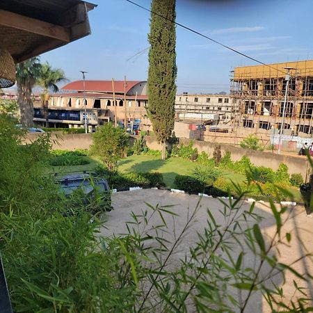 Grassroots Cafe & Deli Bed & Breakfast Masaka Exterior foto