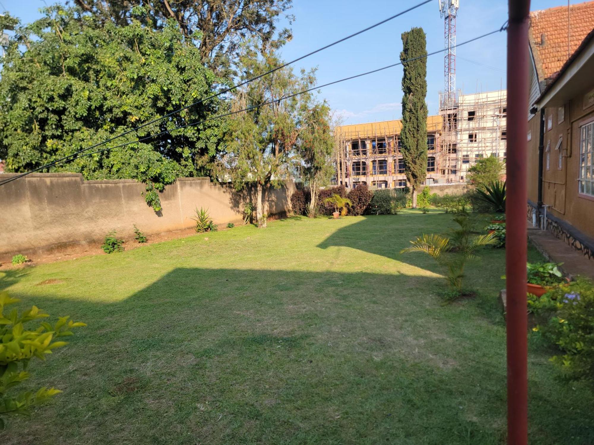 Grassroots Cafe & Deli Bed & Breakfast Masaka Exterior foto