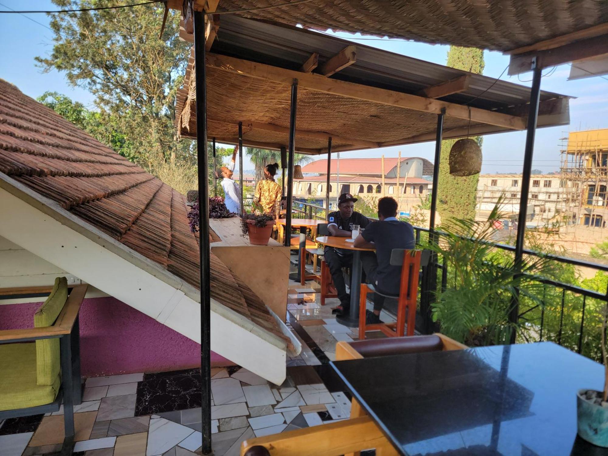 Grassroots Cafe & Deli Bed & Breakfast Masaka Exterior foto