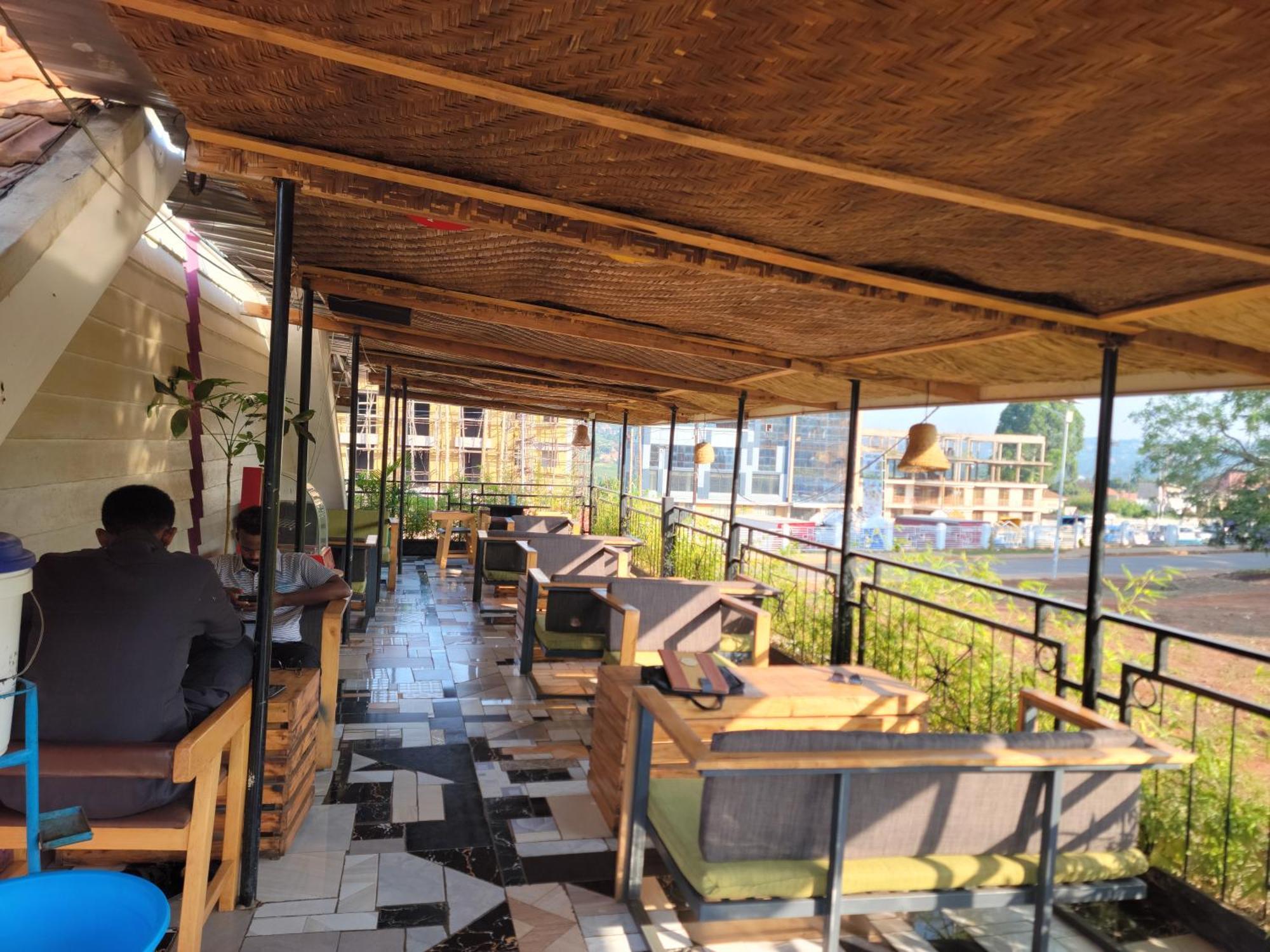 Grassroots Cafe & Deli Bed & Breakfast Masaka Exterior foto