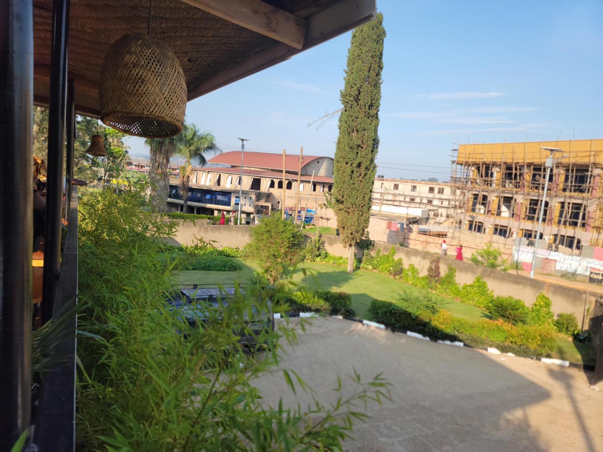 Grassroots Cafe & Deli Bed & Breakfast Masaka Exterior foto