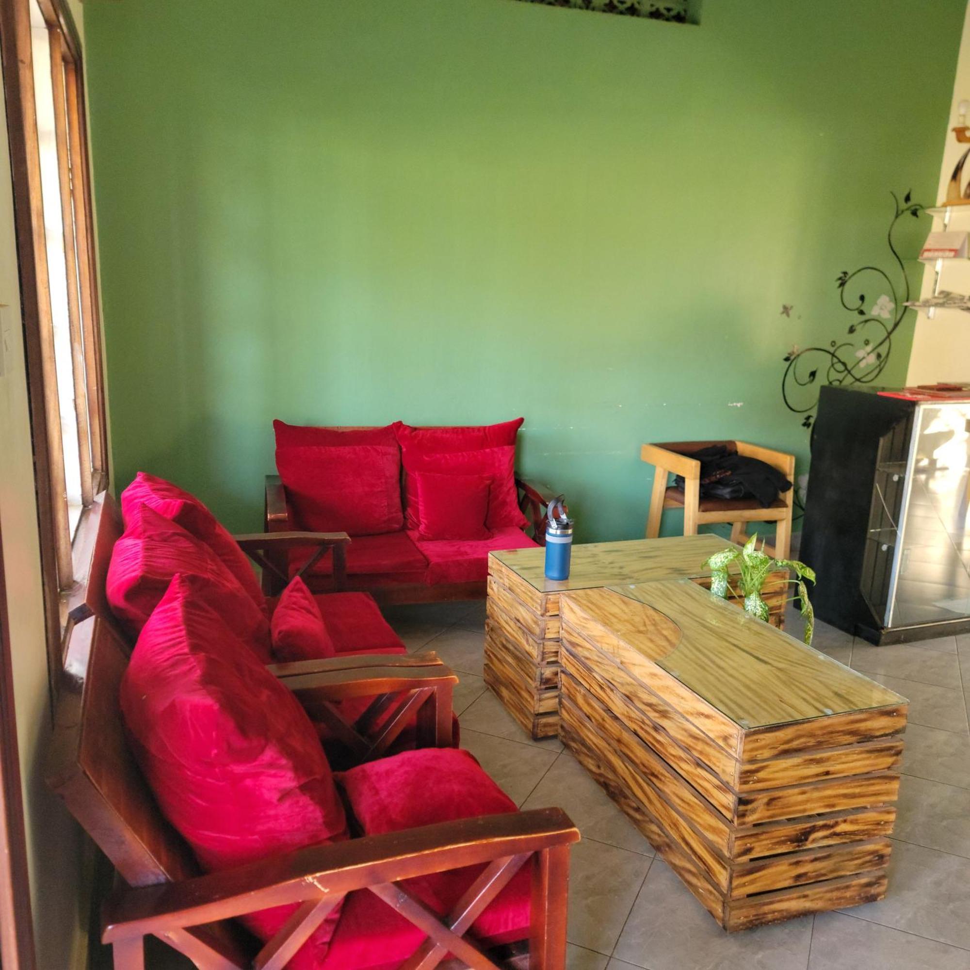 Grassroots Cafe & Deli Bed & Breakfast Masaka Exterior foto