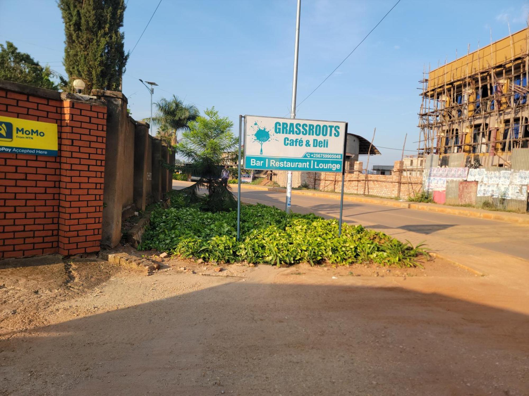 Grassroots Cafe & Deli Bed & Breakfast Masaka Exterior foto